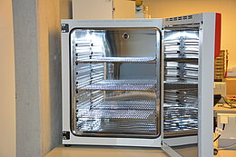 Drying oven (capacity 225 litres).